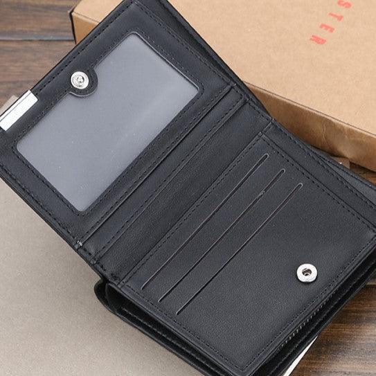 Cartera masculina de cuero negra abierta con compartimentos para tarjetas y ventana para identificación.